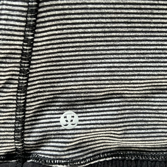 Stripped lululemon hoodie size 12 - Picture 4 of 5